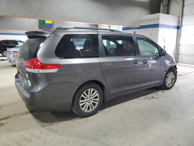 2012 Toyota Sienna xle