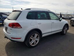 
										2014 Volkswagen Touareg full									