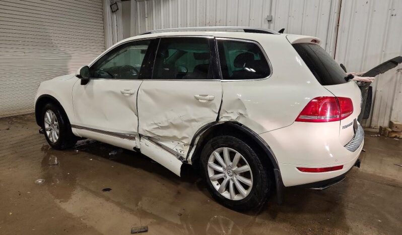 
								2012 Volkswagen Touareg full									