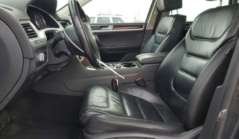
								2015 Volkswagen Touareg full									