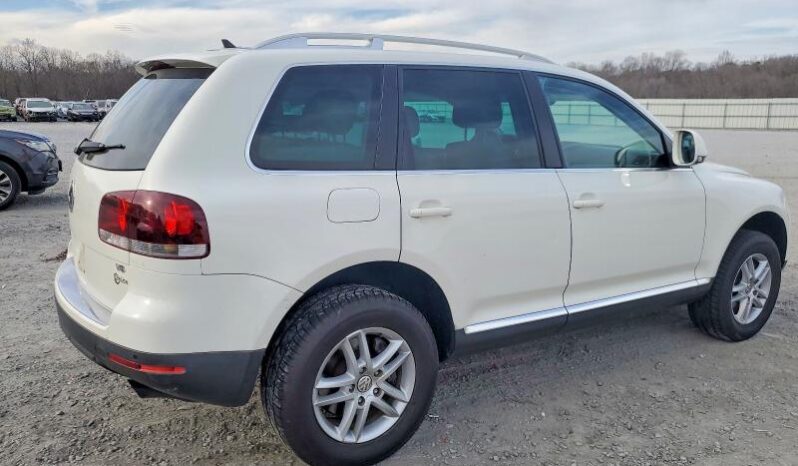 
								2009 Volkswagen Touareg full									