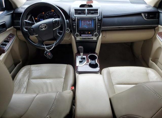 
								2012 Toyota Camry base full									