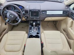 
										2013 Volkswagen Touareg full									