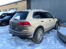 
										2015 Volkswagen Touareg full									
