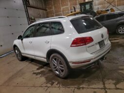 
										2015 Volkswagen Touareg full									