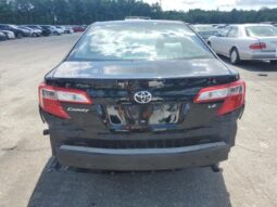 
										2014 Toyota Camry base full									