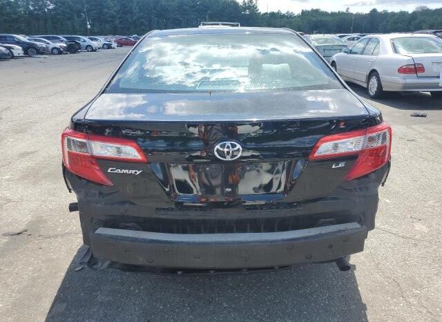 
								2014 Toyota Camry base full									