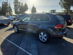 
										2013 Volkswagen Touareg full									