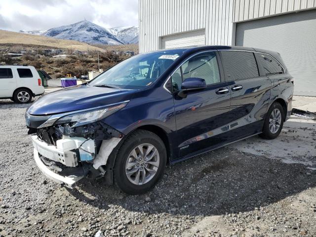 2021 Toyota Sienna xle