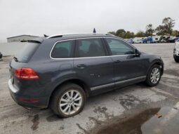 
										2013 Volkswagen Touareg full									