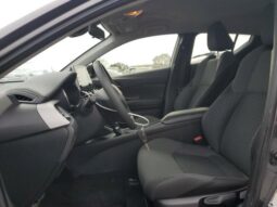 
										2021 Toyota C-hr full									