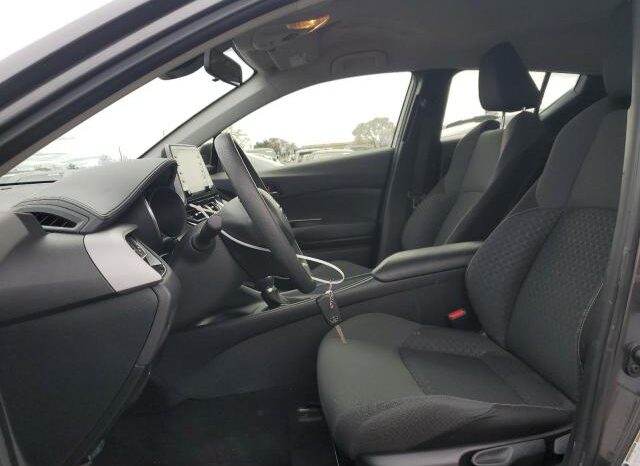 
								2021 Toyota C-hr full									
