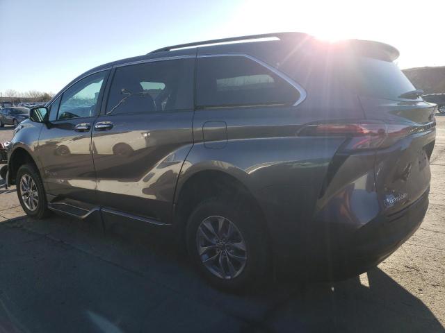2022 Toyota Sienna xle