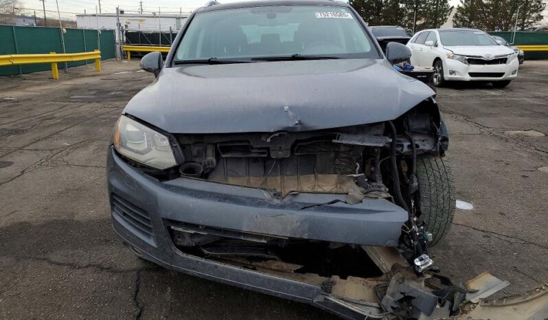 
								2011 Volkswagen Touareg full									