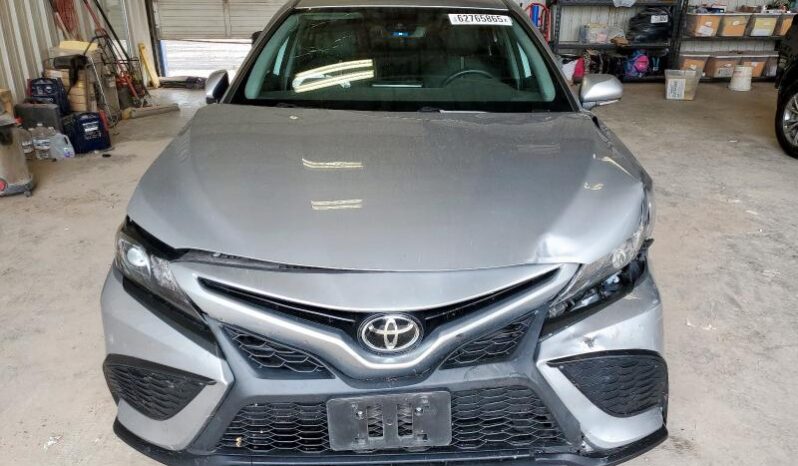 
								2023 Toyota Camry full									