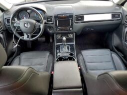 
										2014 Volkswagen Touareg full									