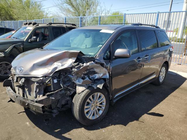2012 Toyota Sienna xle