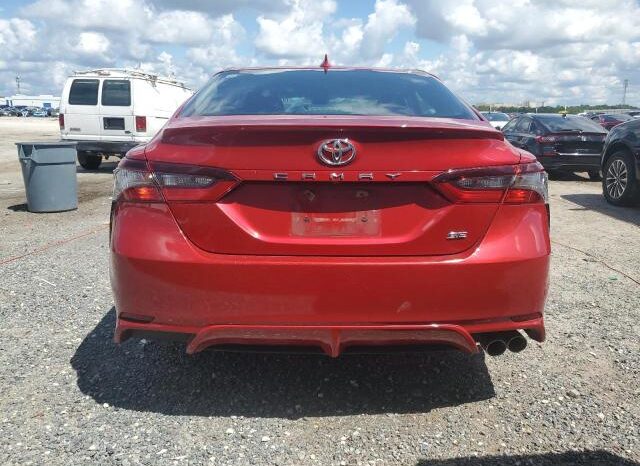 
								2021 Toyota Camry se full									