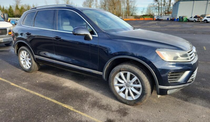 
								2015 Volkswagen Touareg full									