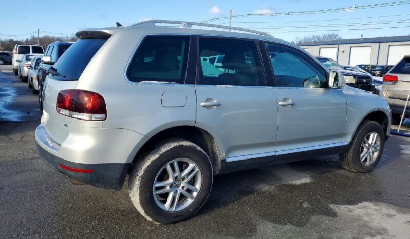 
								2008 Volkswagen Touareg full									