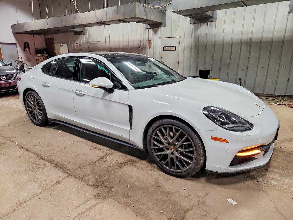 2018 Porsche Panamera