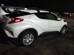 
										2019 Toyota C-hr full									