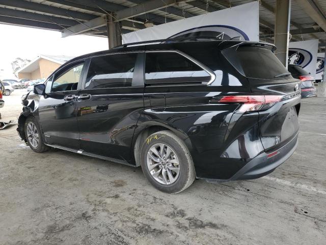 2021 Toyota Sienna xle