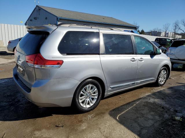2012 Toyota Sienna xle