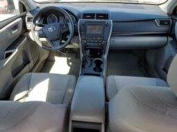 
										2017 Toyota Camry le full									