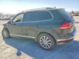 
										2015 Volkswagen Touareg full									