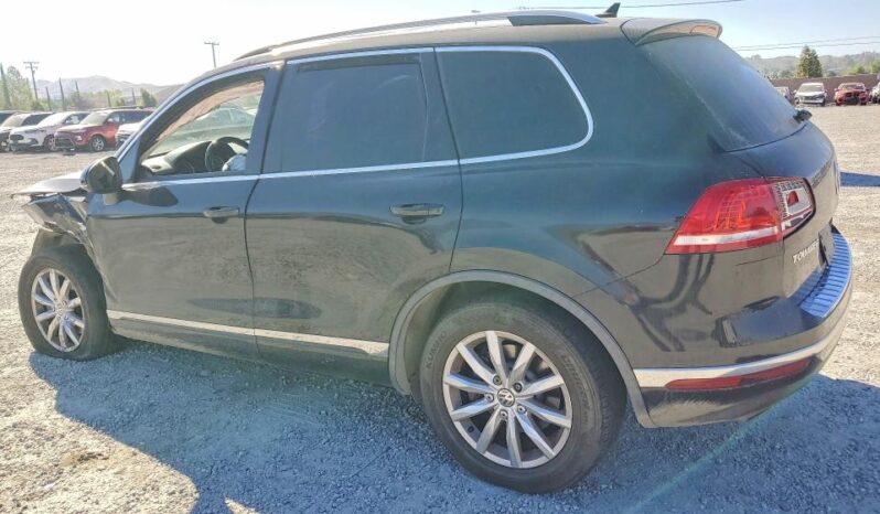 
								2015 Volkswagen Touareg full									