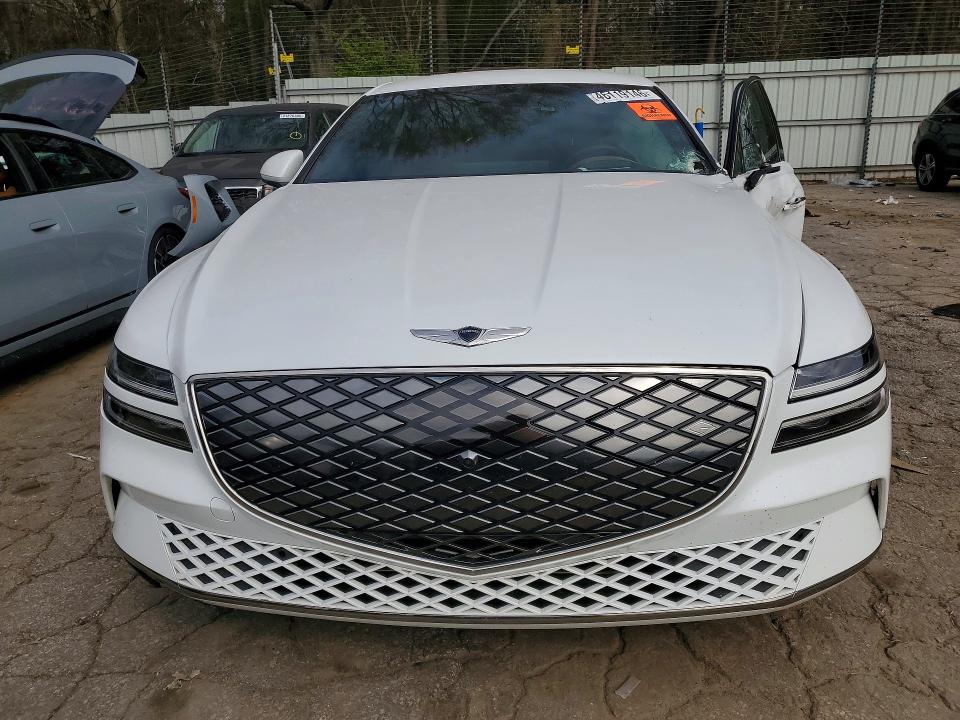 2023 Genesis G80