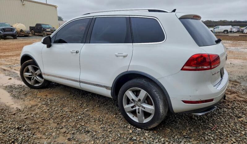 
								2012 Volkswagen Touareg full									