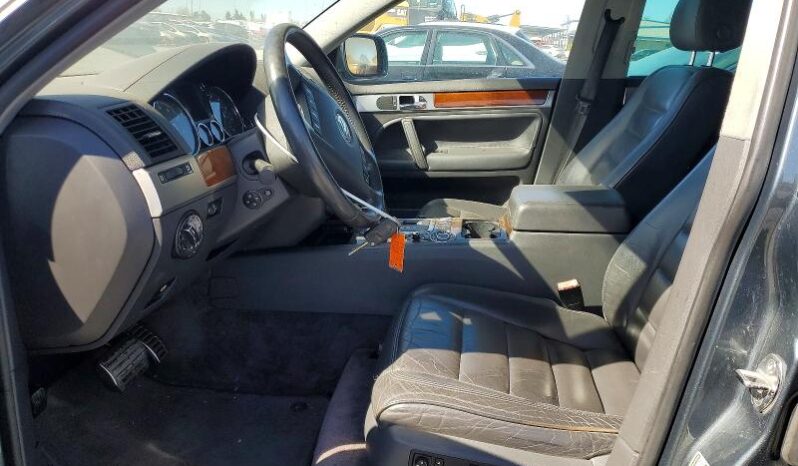 
								2005 Volkswagen Touareg full									