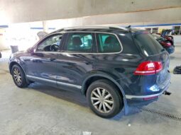 
										2016 Volkswagen Touareg full									
