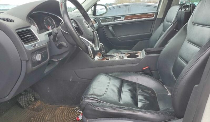 
								2011 Volkswagen Touareg full									