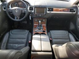 
										2012 Volkswagen Touareg full									