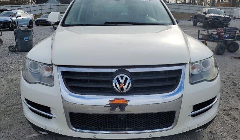 
								2009 Volkswagen Touareg full									
