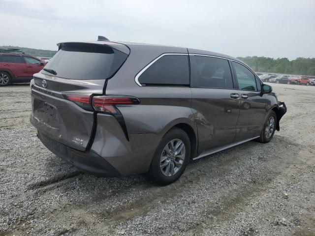 2022 Toyota Sienna xle