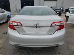 
										2012 Toyota Camry base full									