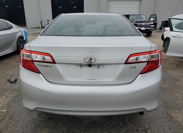 
								2012 Toyota Camry base full									