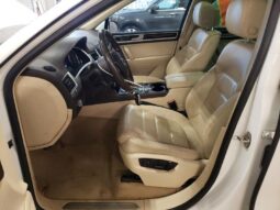
										2016 Volkswagen Touareg full									
