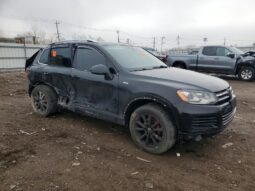 
										2014 Volkswagen Touareg full									