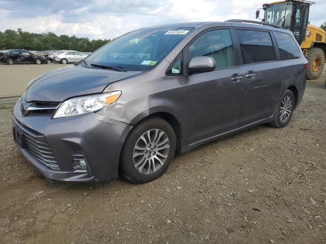 2019 Toyota Sienna xle