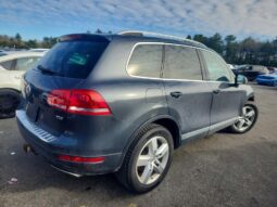 
										2012 Volkswagen Touareg full									