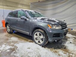 
										2012 Volkswagen Touareg full									