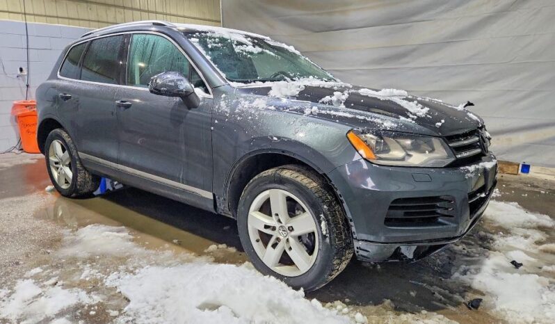 
								2012 Volkswagen Touareg full									