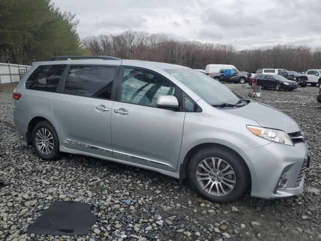 2019 Toyota Sienna xle