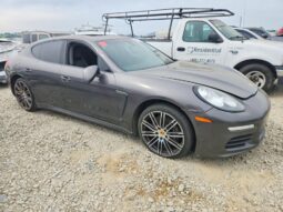 
										2015 Porsche Panamera full									