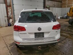 
										2015 Volkswagen Touareg full									